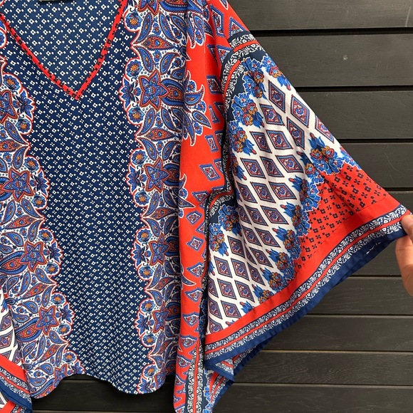 Belle by Kim Gravel Navy and Red Floral Top - Picture 4 of 6